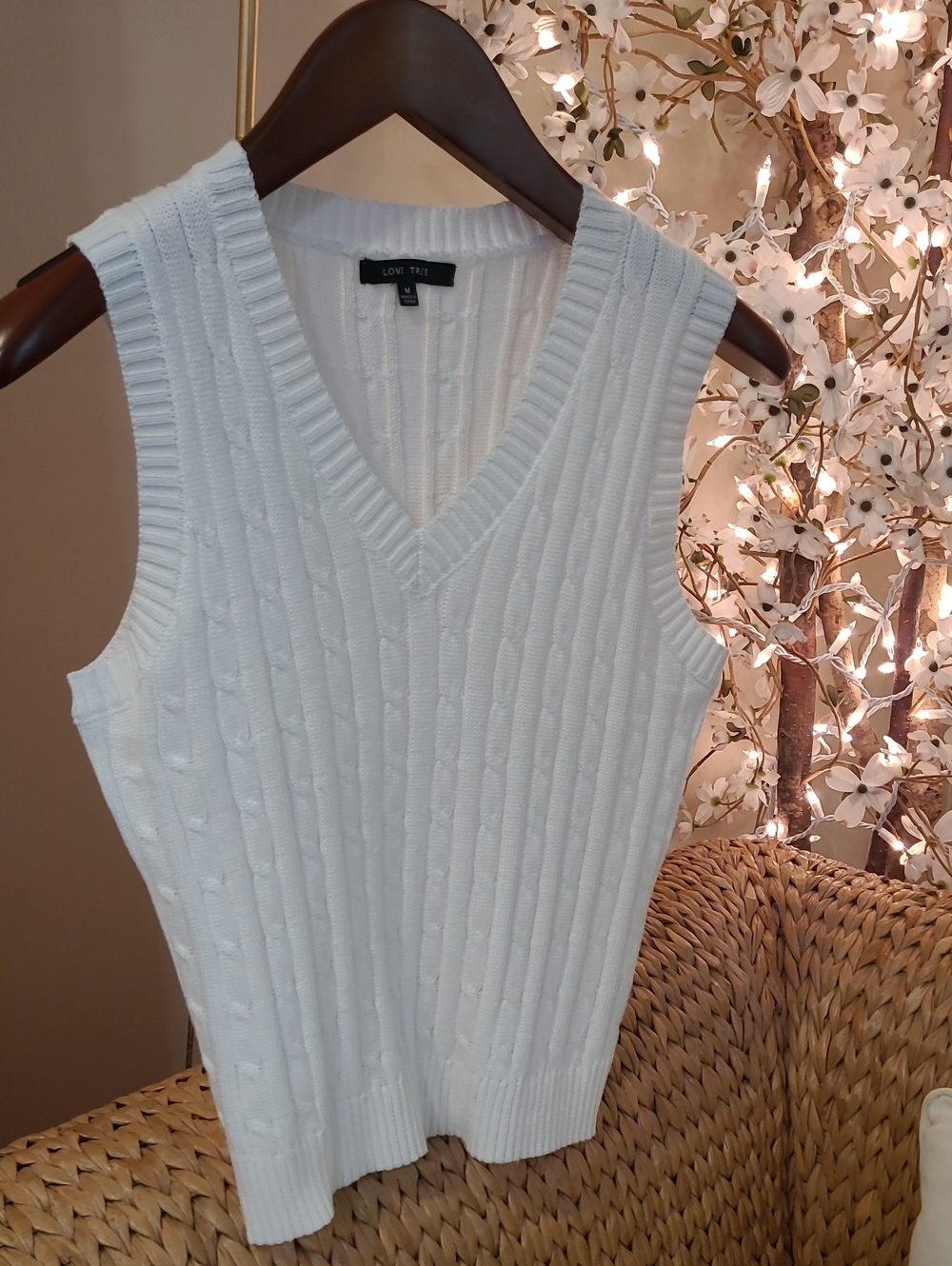 Love Tree Cable Knit Vest